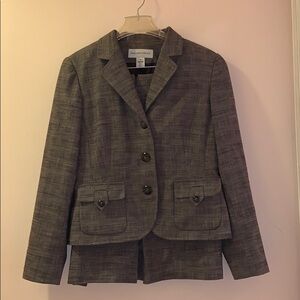 Jones New York Women’s  Business Suit Set​